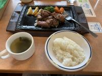 これに加えてカレーを食べた生徒も。