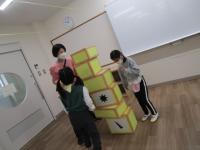 友達や先生と遊ぶ様子 友達や先生と遊ぶ様子